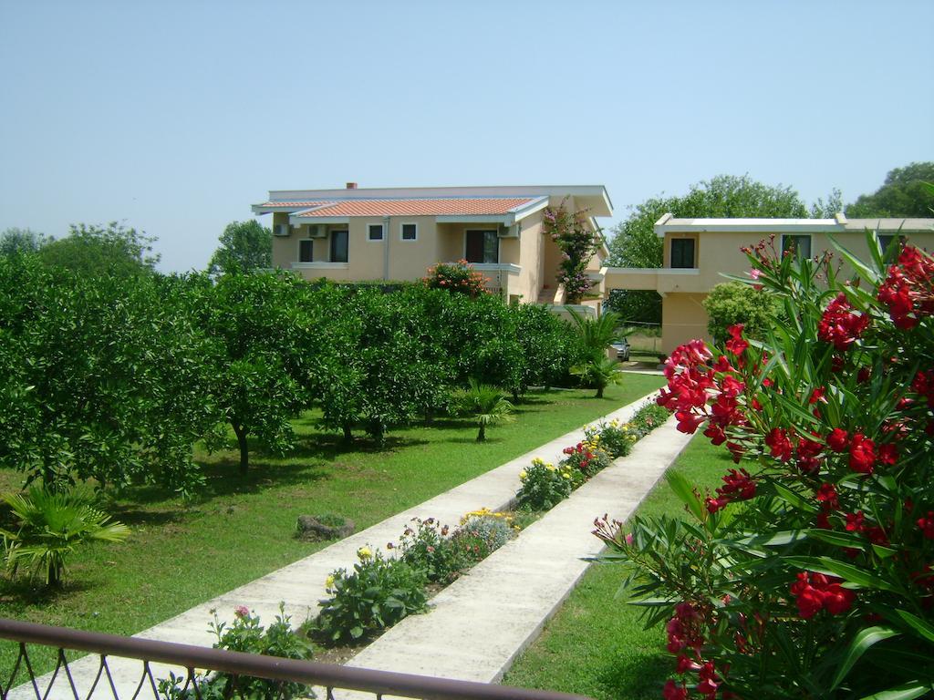 Niki Apartments Ülgün Dış mekan fotoğraf