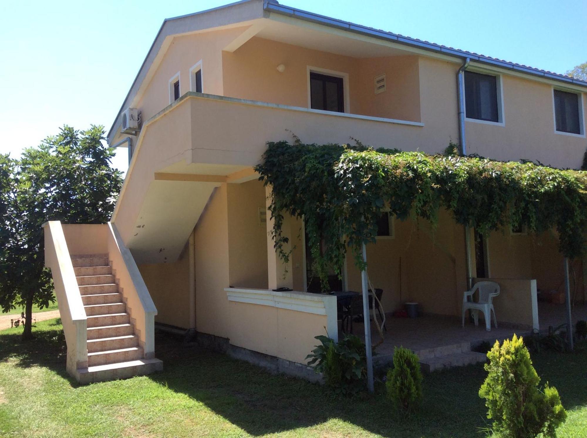 Niki Apartments Ülgün Dış mekan fotoğraf