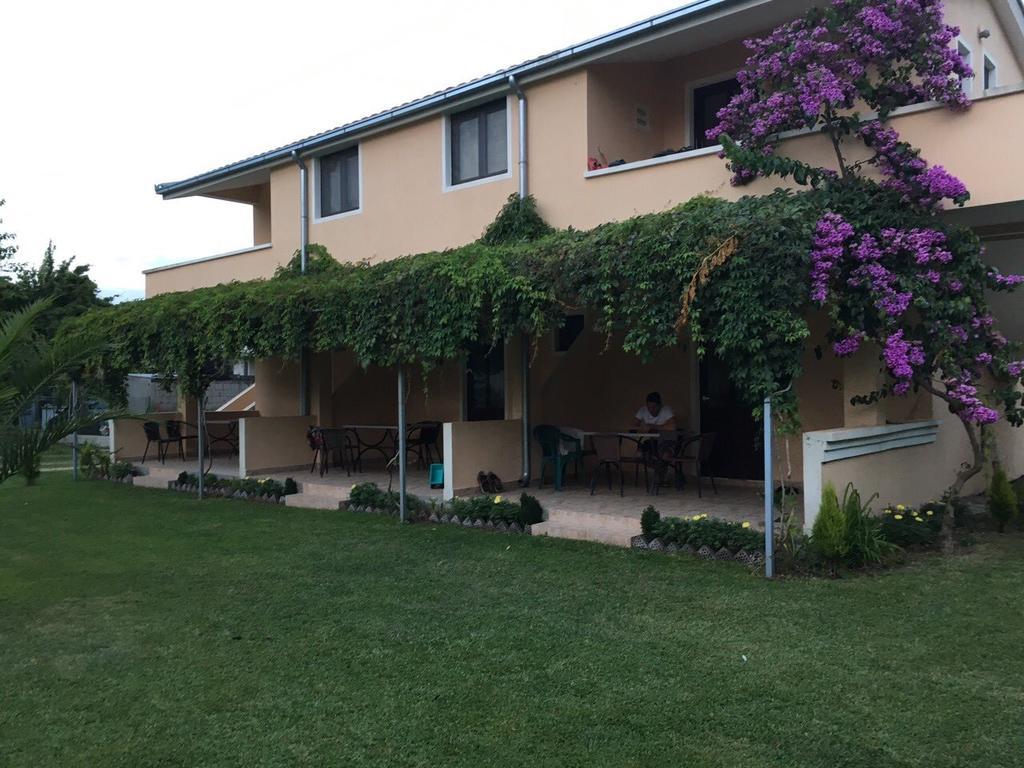Niki Apartments Ülgün Dış mekan fotoğraf